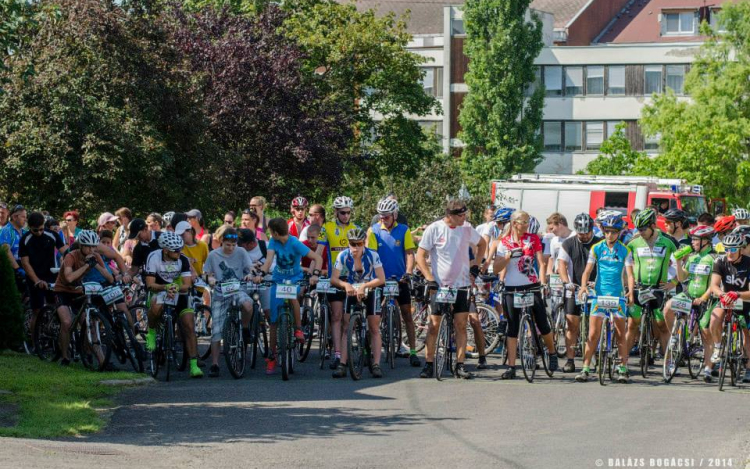 Idén 198-an tekertetek Csányi Attila emlékére