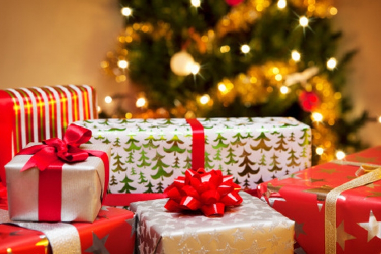 Minden 5. magyar adott már tovább karácsonyra kapott ajándékot