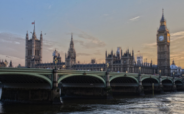 Jelentős újabb szankciókat léptetett érvénybe Oroszország ellen a brit kormány